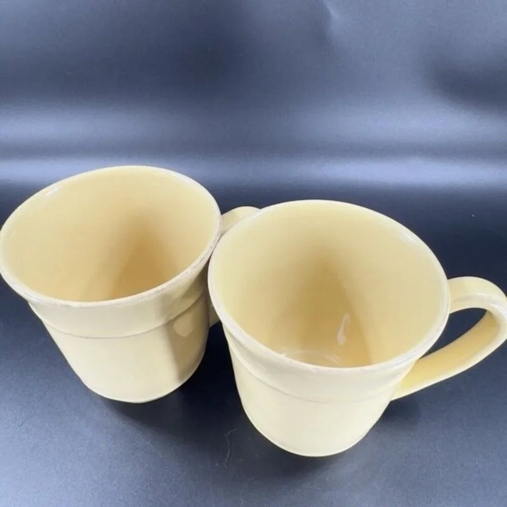 POTTERY BARN Cambria Butter Ceramic Coffee Mug Cup Embossed Edges Mug Cup‎ Set 2